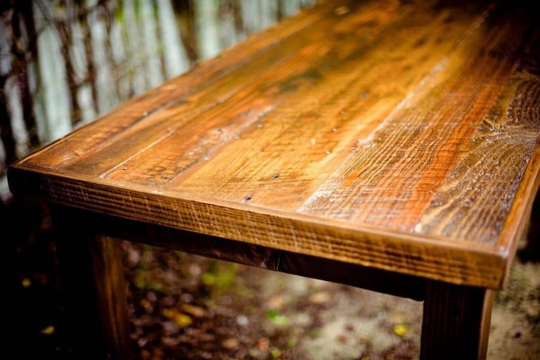5 astuces originales pour donner un coup de jeune à un meuble en bois