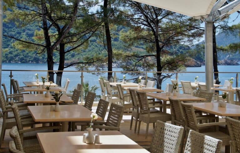 restaurant avec terrasse